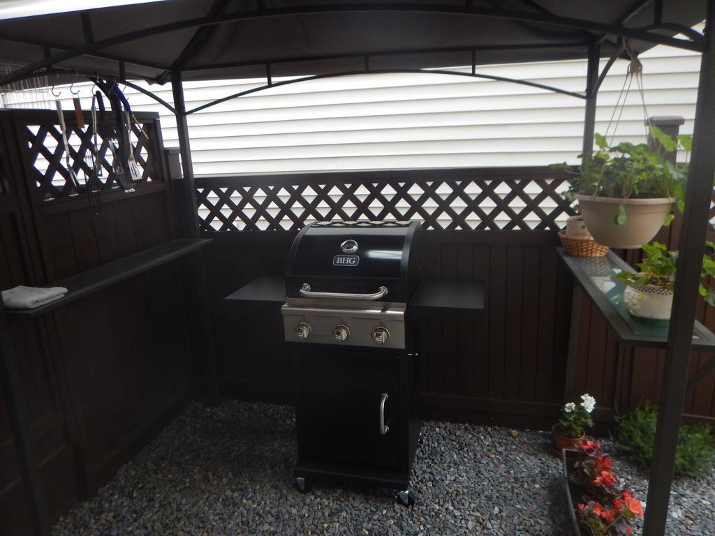 Clean And Quiet 2 Bdr 2 Bthr Private Entrance Entire Guests Suite Near Coquitlam Center Mall And Skytrain Esterno foto