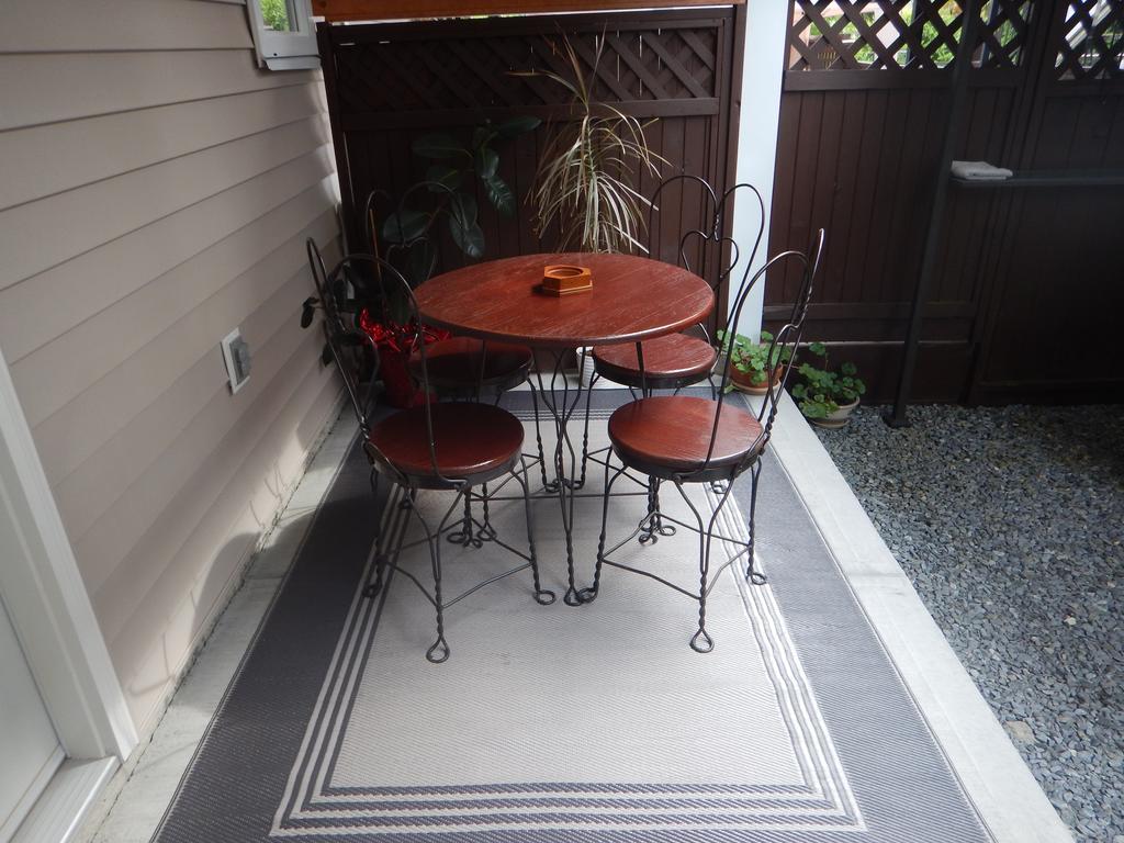 Clean And Quiet 2 Bdr 2 Bthr Private Entrance Entire Guests Suite Near Coquitlam Center Mall And Skytrain Esterno foto